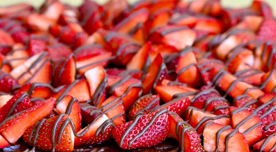 Strawberries drizzled in Chocolate - Snacks Pouch